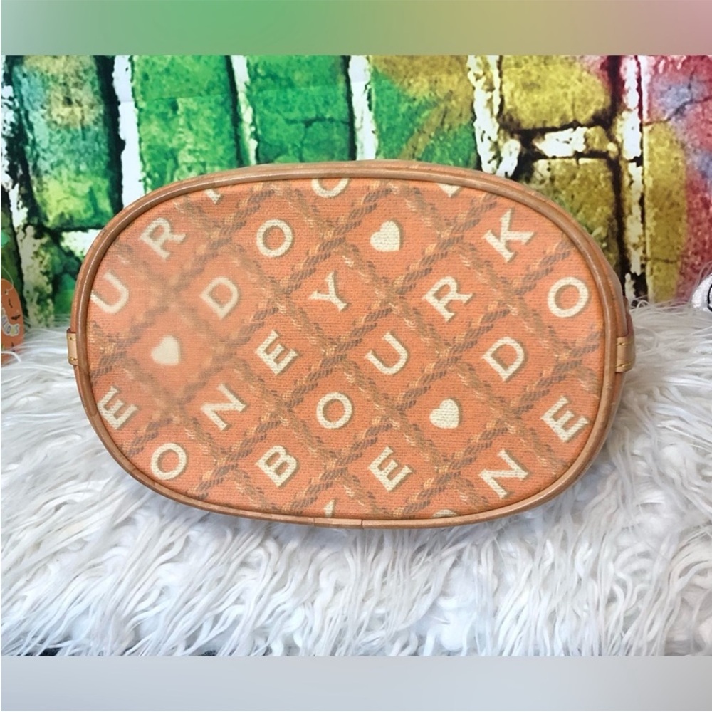 Dooney & Bourke Vintage Coral Peach Crossword Bucket Purse Shoulder Bag EUC - Picture 7 of 13